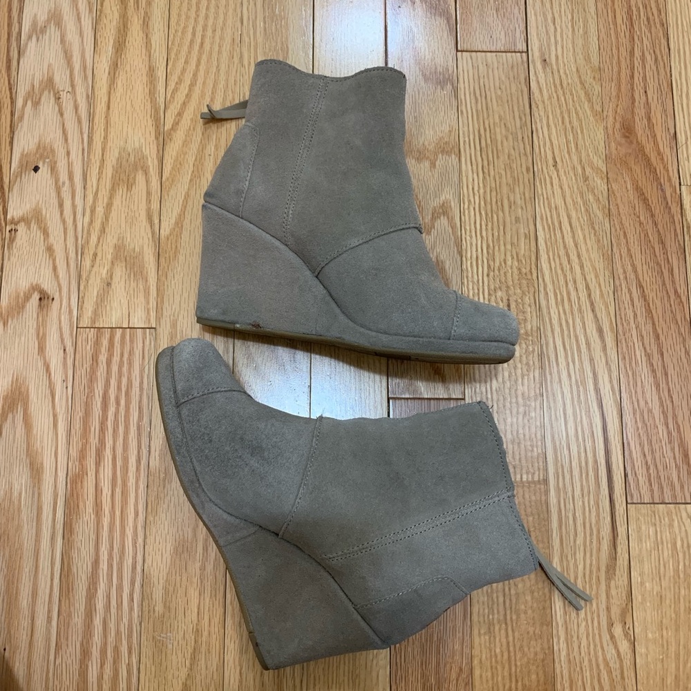 TOMS | Wedge Heel Nude Size 7
